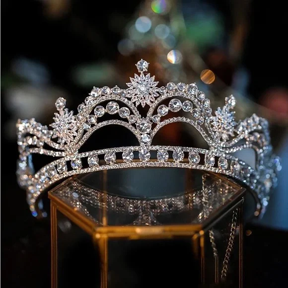 Accessories | Luxury Crystal Chandelier Bridal Tiara | Poshmark display picture 3